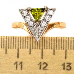 Кольцо мм М56 треугольник светло-зеленый